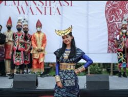 Peringati Hari Kartini, SMK PI Gelar Fashion Show Kebudayaan