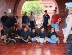 Tindak Tegas Premanisme, Polresta Cirebon Gerebek Markas Ormas dan Amankan Puluhan Anggotanya