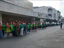 Babinsa Jayengan Memantau Jalan Sehat Warga Diwilayah Binaannya