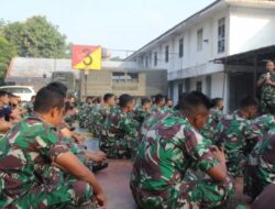 Prajurit Yonkapa 1 Marinir Terima Jam Komandan