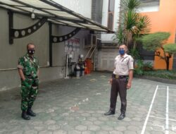 Sertu E Lain We Amankan Ibadah Minggu Pagi