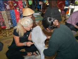 Menaiki Andong, Delegasi G20 Kebudayaan Kunjungi Karangrejo untuk Membatik dan Bermain Gamelan