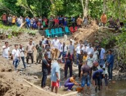 Babinsa Kodim 1624-06/Wulanggitang Melaksanakan PAM Pembangunan Jaringan Air Bersih. PLT Sekda Flotim Mengucapkan Terima Kasih.