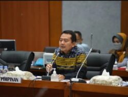 Komisi X Pertanyakan Aturan Wajib Masuk Sekolah Pukul 5 Pagi di NTT