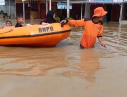 Sungai Rokan Kanan Meluap, BPBD Evakuasi Warga Rokan Hulu