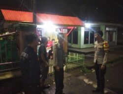Jaga Kamtibmas di Bulan Ramadhan, Bhabinkamtibmas Polsek Cikijing Sambangi Warga Yang Lagi Ronda