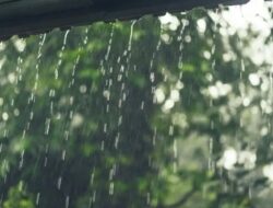 Seluruh Pantai di Banten Diprediksi Akan Hujan pada Malam Tahun Baru 2024