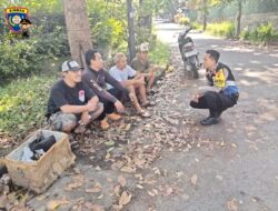 Bhabinkamtibmas Kelurahan Kebon Pisang Polsek Sumur Bandung Laksanakan Giat Sambang Warga