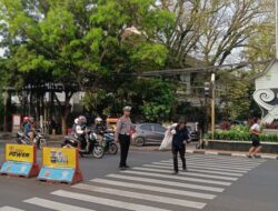 Satlantas Polrestabes Bandung Unit GakumTingkatkan Pelayanan Masyarakat di Jalan Aceh, Wastu Kencana Bandung