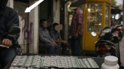 Diduga Jual Obat Keras Secara Ilegal, Toko di Babakan Ciparay Dijaga Preman dan Ramai Pembeli di Bawah Umur