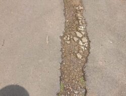 Sangat Miris! Proyek Hotmix Dana Desa Tahap 1 Tahun 2025 di Cigadog Subang Baru Beberapa Bulan Sudah Rusak