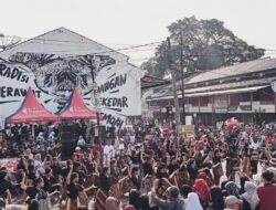 PERFORMANCE SANGGAR SAKASADA SMP NEGERI 1 Kuningan Meriahkan Car Free Day Jalan Siliwangi Kabupaten Kuningan Jawabarat