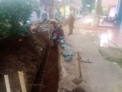 Tanpa Papan Informasi ! Kegiatan Pekerjaan Pembangunan Di Dusun Wage Desa Gunung Karung, Luragung Kabupaten Kuningan