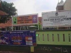 Renovasi WC Dan Pembuatan Lahan Parkir SDN 1 Lebakwangi Perankan Komite Sekolah Galang Sumbangan Kepada Orang Tua Murid