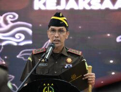 KAJATI JABAR LANTIK KAJARI KOTA TASIKMALAYA, KAJARI KABUPATEN BEKASI DAN KAJARI CIMAHI