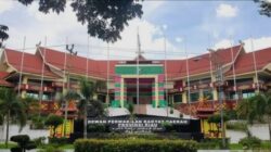 PUBLIK SOROTI DPRD RIAU KOMISI I & III TAK BERGEMING AWASI PEMERINTAHAN TERKAIT DUGAAN PENGEMPLANGAN PAJAK PT. ARARA ABADI DI KAMPAR RIAU