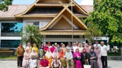 ΜΑΝΤΑΝ KEPALA KEPEGAWAIAN KANWIL DEPTAN PROVINSI RIAU, PENGABDIAN TAK BERHENTI IR. SYARIFUDDIN ADEK KENALKAN HERBAL KAKAO MULTI KHASIAT