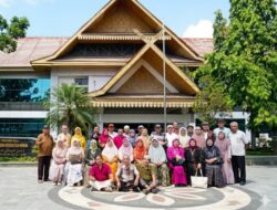 ΜΑΝΤΑΝ KEPALA KEPEGAWAIAN KANWIL DEPTAN PROVINSI RIAU, PENGABDIAN TAK BERHENTI IR. SYARIFUDDIN ADEK KENALKAN HERBAL KAKAO MULTI KHASIAT