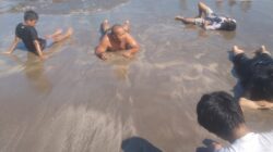 Pesona Alam Pantai Karang Papak Garut: Keindahan Laut Lepas, Kuliner Terjangkau, dan Imbauan Keselamatan bagi Wisatawan