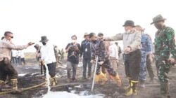 Polda Kalsel Dinginkan Suhu Gambut dengan Cairan Inovasi Bidlabfor Redam Karhutla Pengayuan