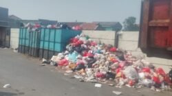 ​DUGUAN PUNGLI & RETRIBUSI BODONG: Sampah Bekasi Timur Menumpuk, Uang Warga Tetap Dikeruk