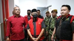 PENYIDIK KEJATI JABAR MELAKUKAN PENAHANAN TERHADAP PARA TERSANGKA DALAM DUGAAN PERKARA TINDAK PIDANA KORUPSI TUNJANGAN PERUMAHAN DAN TUNJANGAN TRANSPORTASI BAGI PIMPINAN DAN ANGGOTA DPRD KABUPATEN INDRAMAYU TAHUN ANGGARAN 2022 s.d 2025