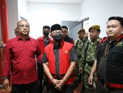 PENYIDIK KEJATI JABAR MELAKUKAN PENAHANAN TERHADAP PARA TERSANGKA DALAM DUGAAN PERKARA TINDAK PIDANA KORUPSI TUNJANGAN PERUMAHAN DAN TUNJANGAN TRANSPORTASI BAGI PIMPINAN DAN ANGGOTA DPRD KABUPATEN INDRAMAYU TAHUN ANGGARAN 2022 s.d 2025