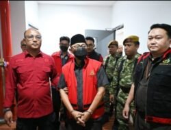 PENYIDIK KEJATI JABAR MELAKUKAN PENAHANAN TERHADAP PARA TERSANGKA DALAM DUGAAN PERKARA TINDAK PIDANA KORUPSI TUNJANGAN PERUMAHAN DAN TUNJANGAN TRANSPORTASI BAGI PIMPINAN DAN ANGGOTA DPRD KABUPATEN INDRAMAYU TAHUN ANGGARAN 2022 s.d 2025